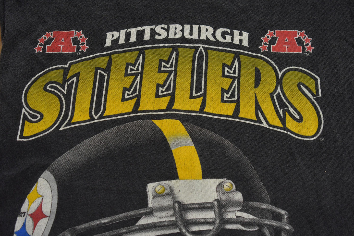 Vintage 1990s NFL Pittsburgh Steelers Graphic T-Shirt Men's S from propervintagecanada