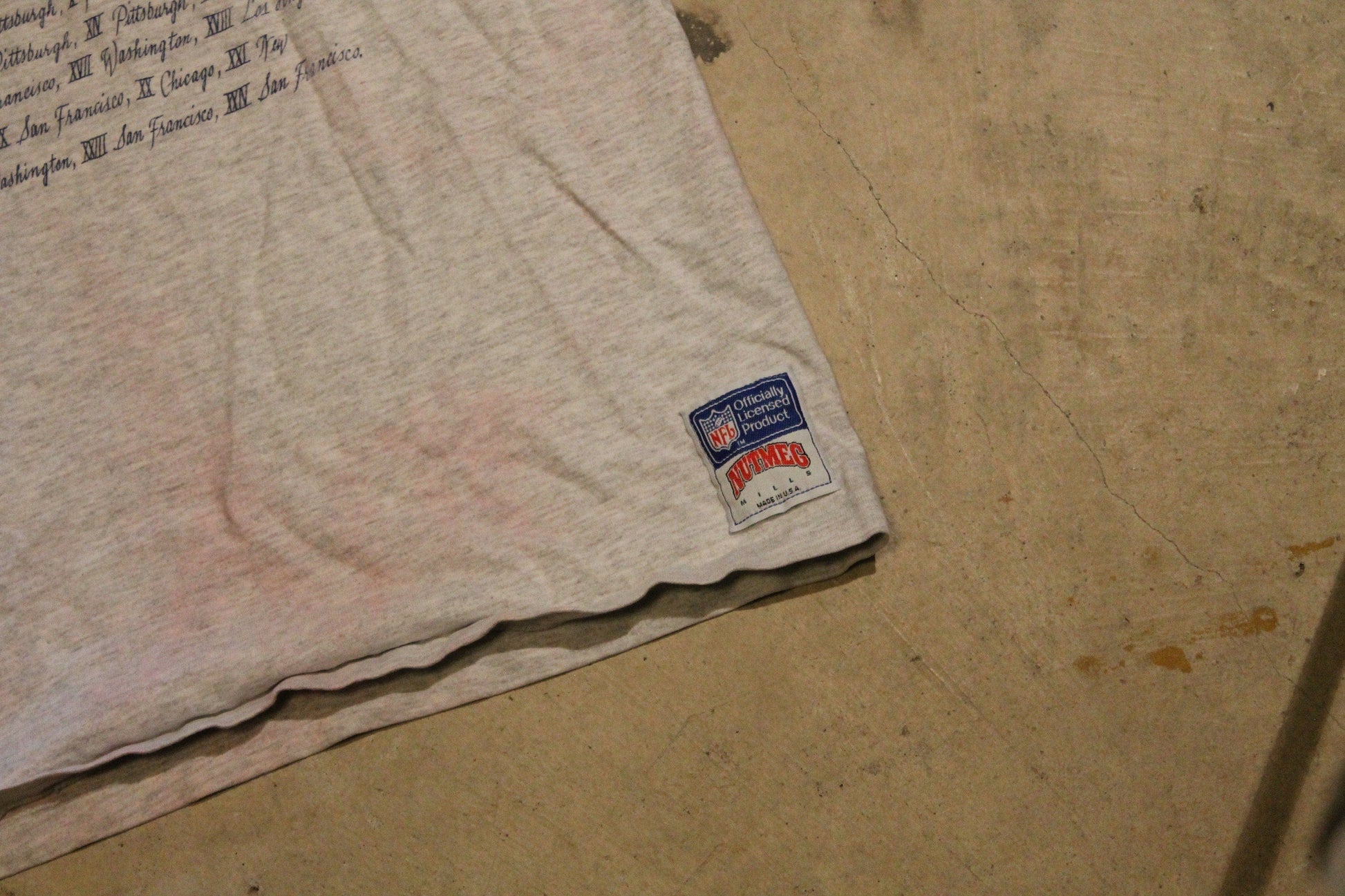 Vintage 1990s NFL Superbowl Graphic T-Shirt Men's Large from propervintagecanada