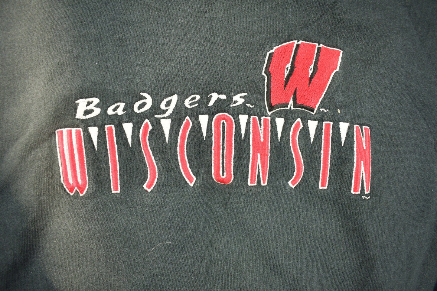 Vintage 1990s NFL Wisconsin Badgers Crewneck Sweatshirt Men's Large from propervintagecanada