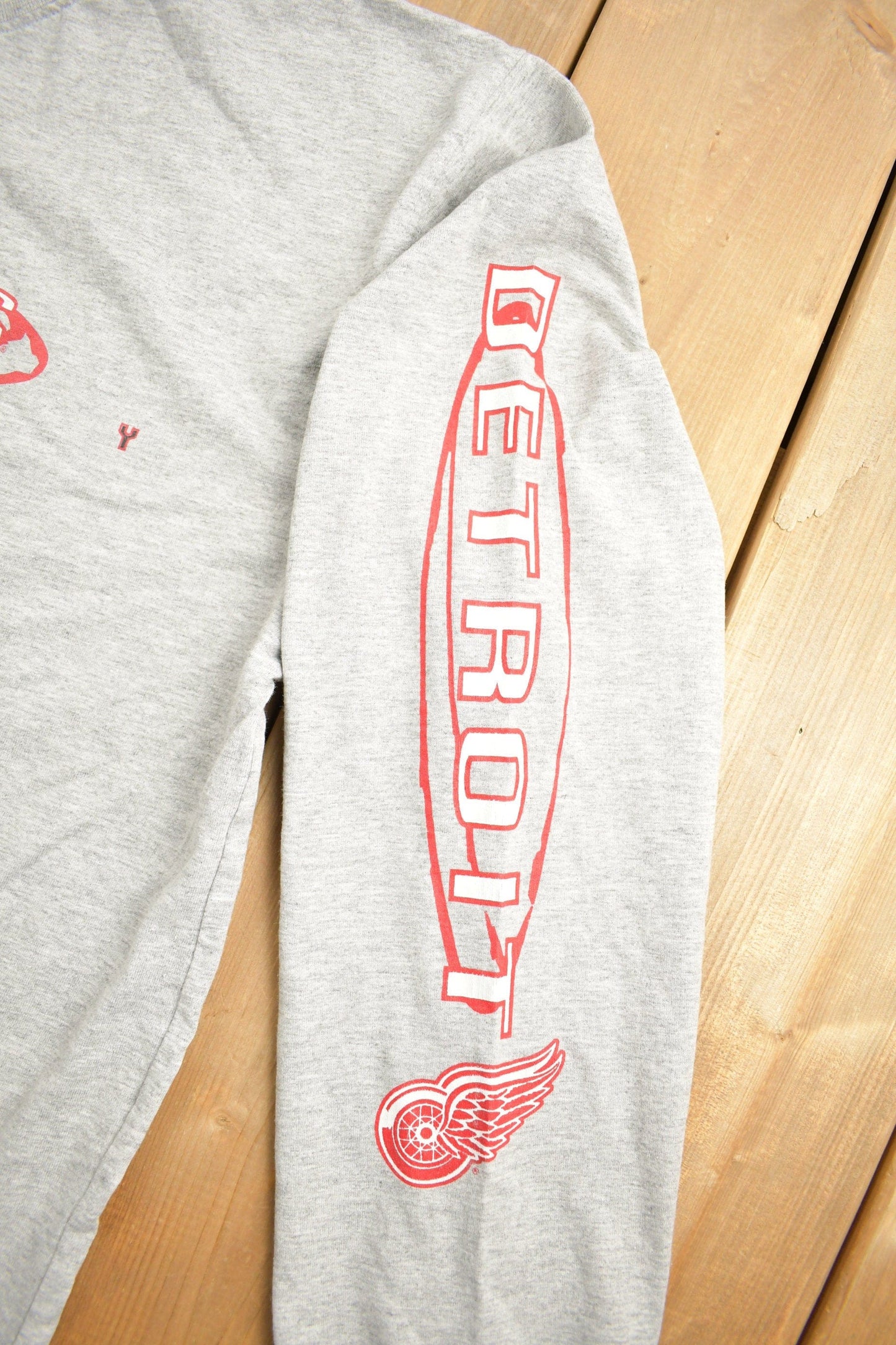 Vintage 1990s NHL Detroit Red Wings Hockey Crewneck Men's Medium from propervintagecanada