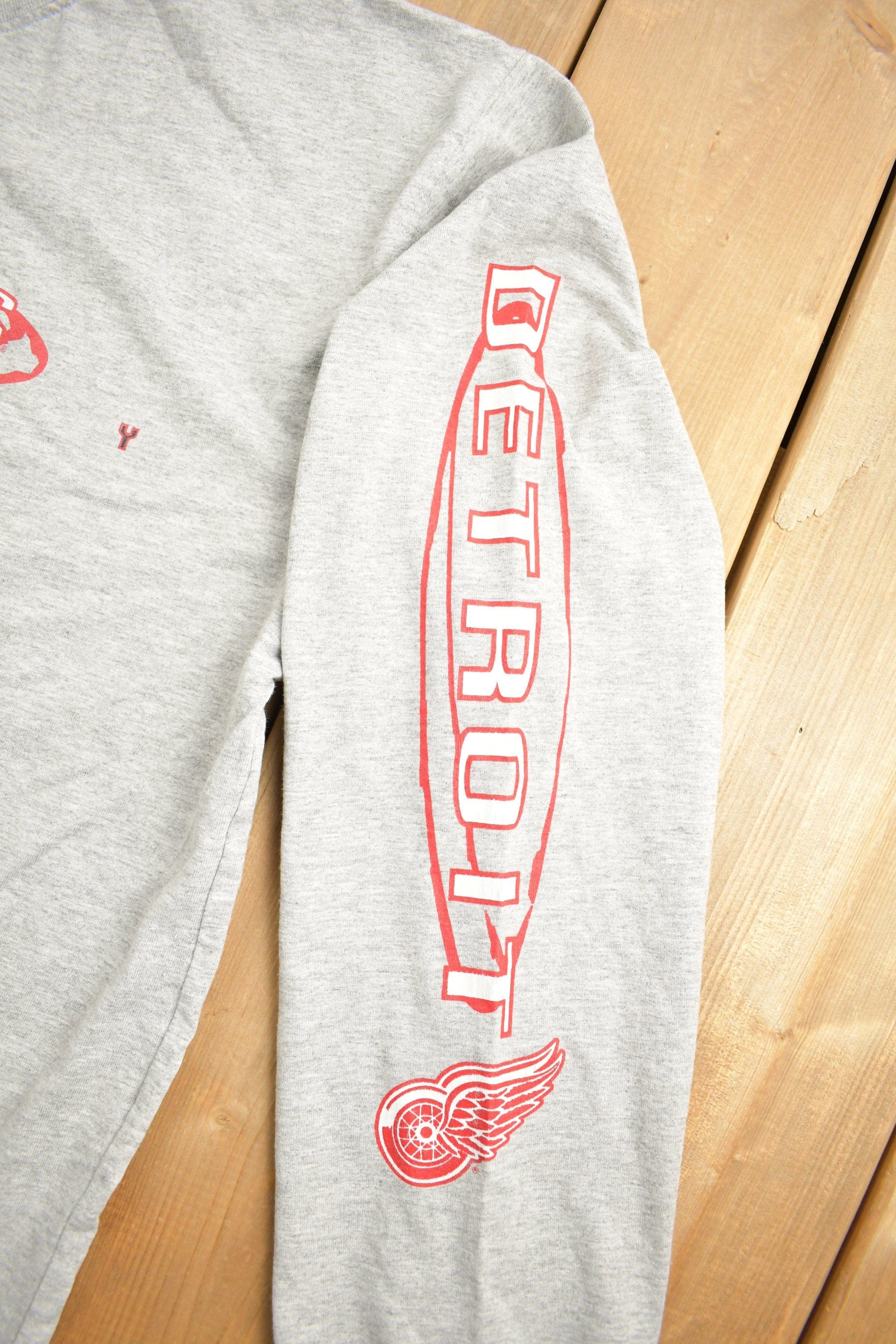 Vintage 1990s NHL Detroit Red Wings Hockey Crewneck Men's Medium from propervintagecanada