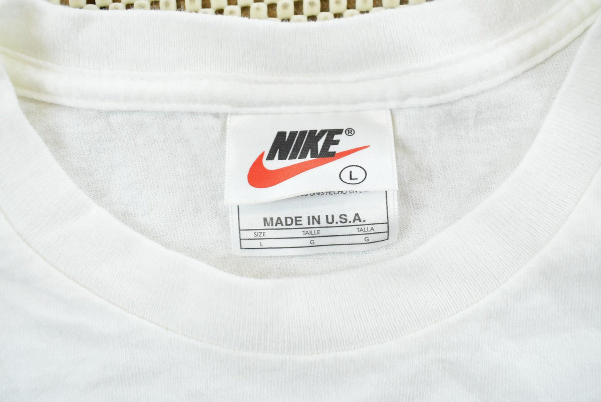 Vintage 1990s Nike Town Seattle T-Shirt Mens L from propervintagecanada