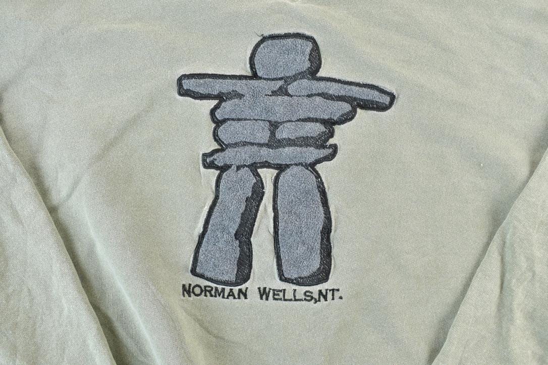 Vintage 1990s Norman wells Rock Guy Souvenir Crewneck Sweatshirt Men's Large from propervintagecanada