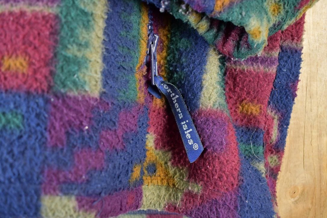 Vintage 1990s Northern Isles Fleece Outdoorsman Sweater Mens M from propervintagecanada