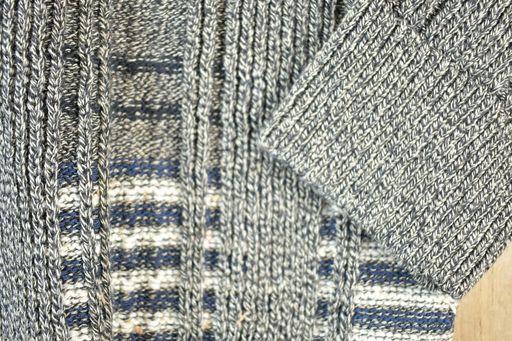 Vintage 1990s Northern Isles Knit Abstract Pattern Crewneck Sweater Mens M from propervintagecanada