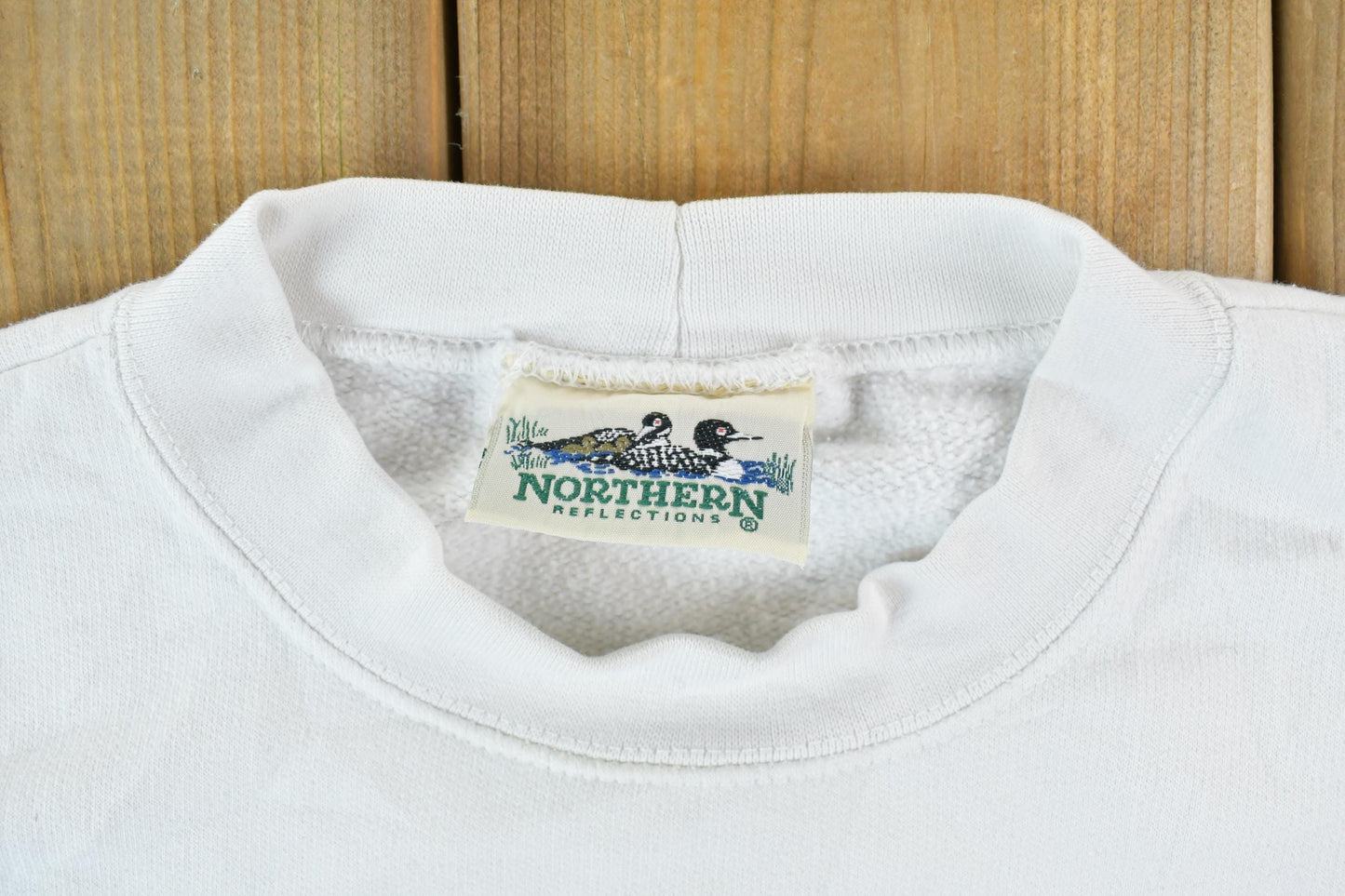 Vintage 1990s Northern Reflections Canada Cottage Souvenir Crewneck Sweatshirt Men's Small from propervintagecanada