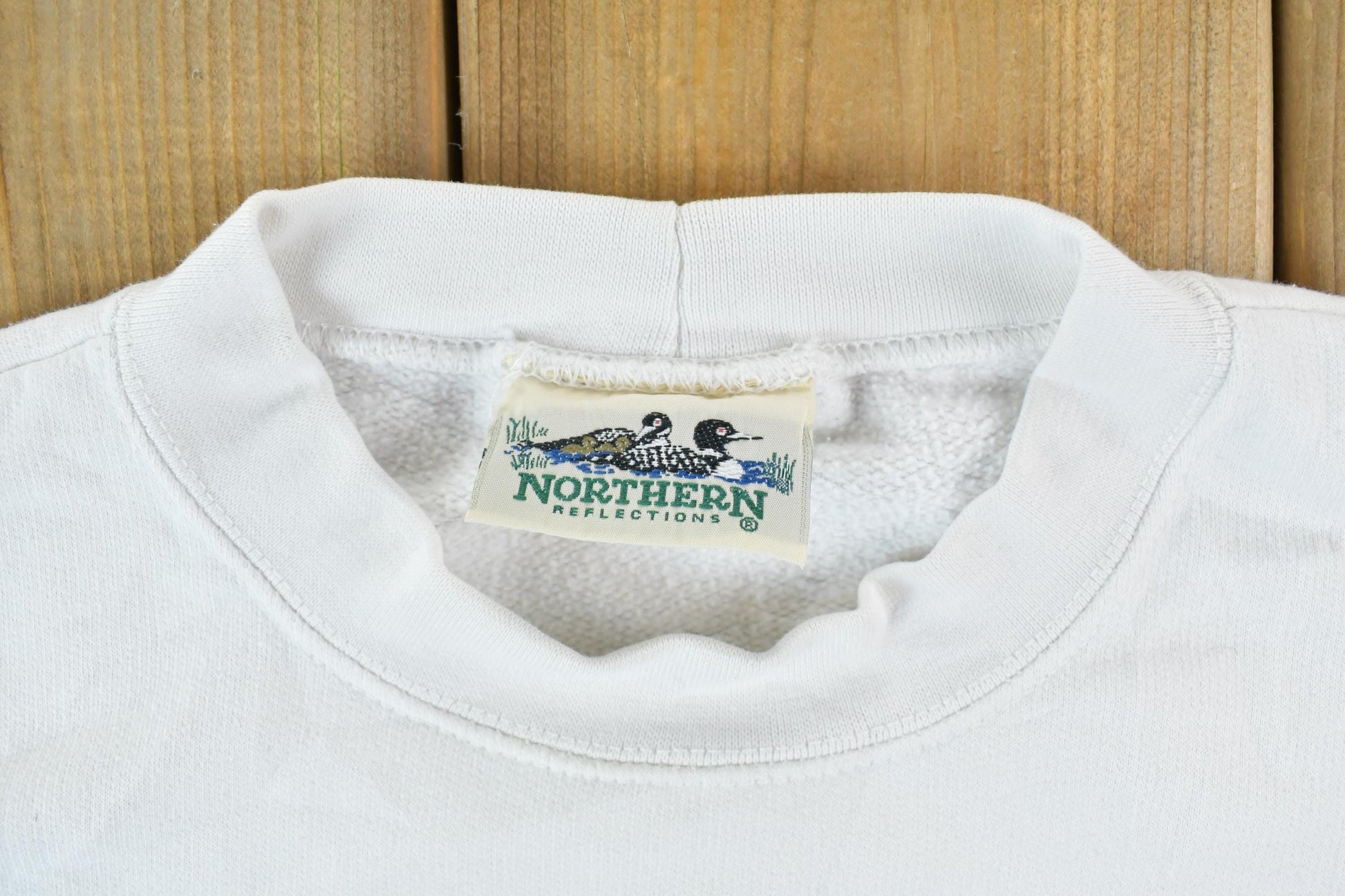 Vintage 1990s Northern Reflections Canada Cottage Souvenir Crewneck Sweatshirt Men's Small from propervintagecanada