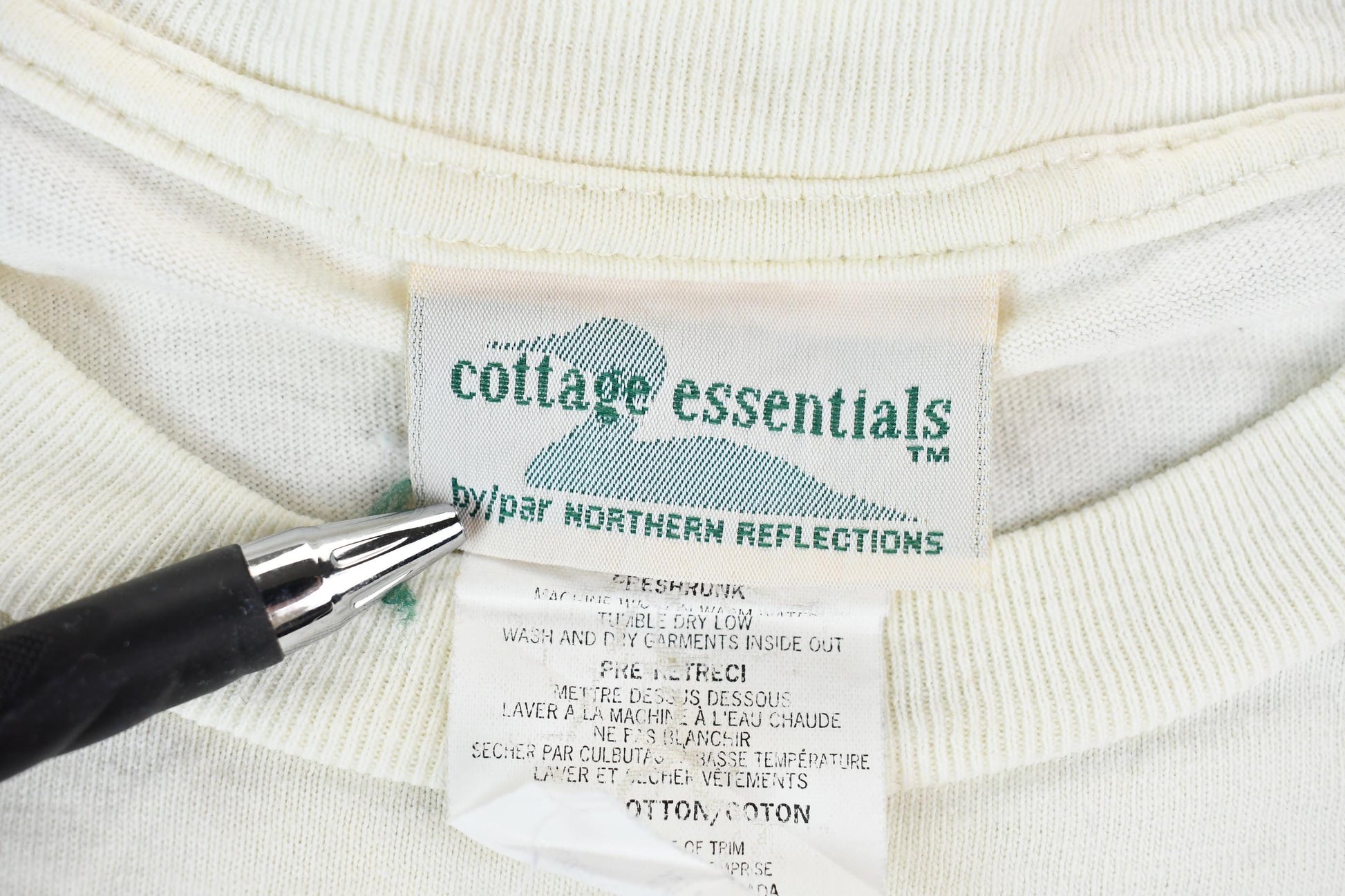 Vintage 1990s Northern Reflections Cottage Essentials Single Stitch Still Life Sketch Graphic T-Shirt Men's Medium from propervintagecanada