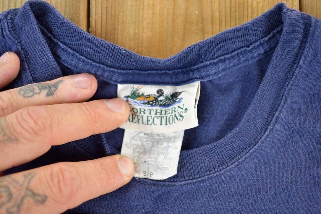 Vintage 1990s Northern Reflections Floral Souvenir Single Stitch Graphic Print T-Shirt Men's Medium from propervintagecanada