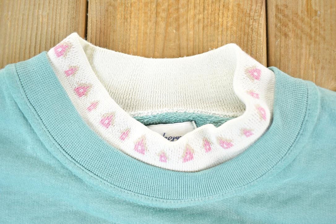 Vintage 1990s Northern Treasures Double Collar Crewneck Sweatshirt Womens L from propervintagecanada