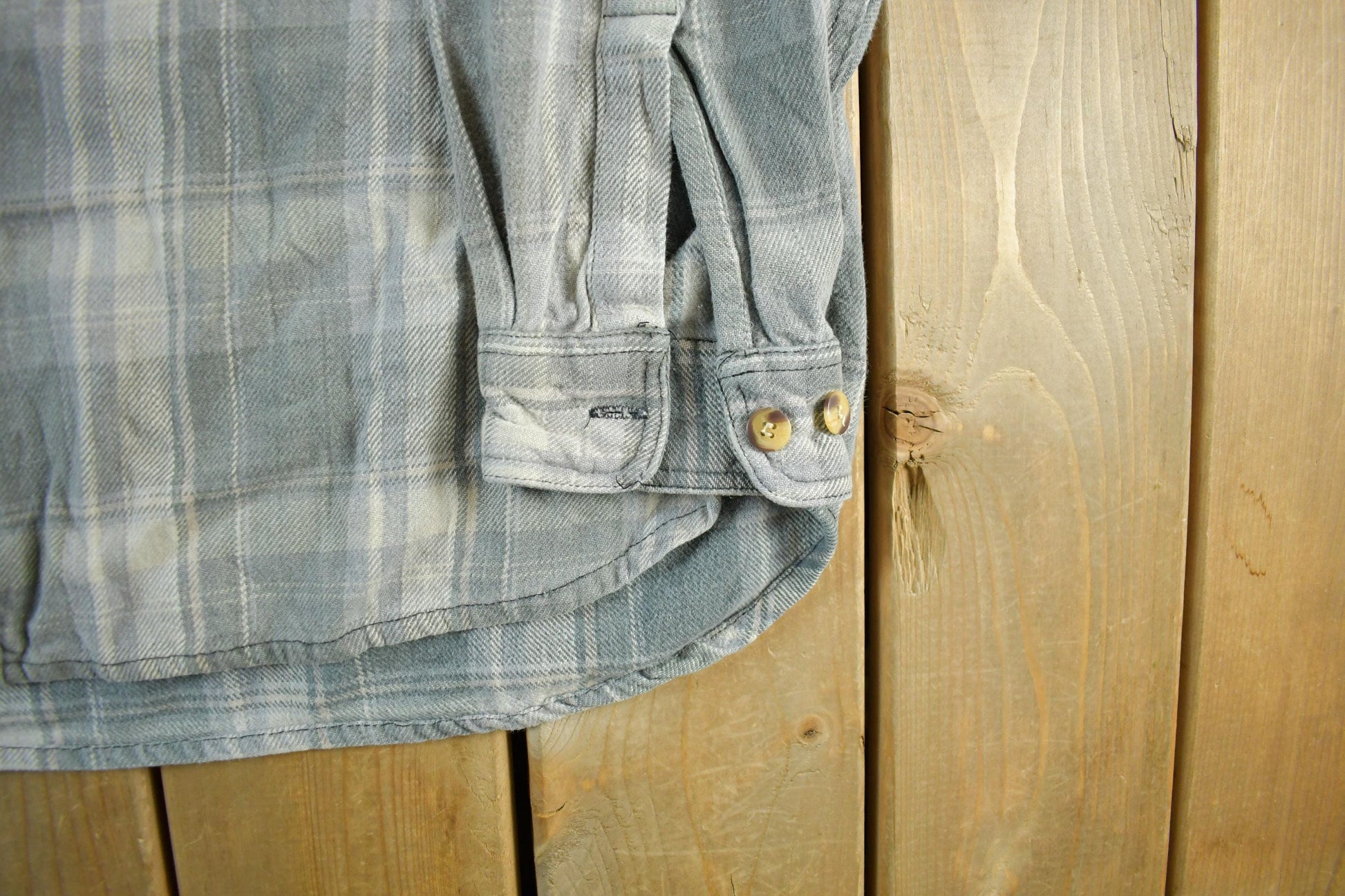 Vintage 1990s Northwest Plaid Button Up Flannel Shirt Men's XL from propervintagecanada