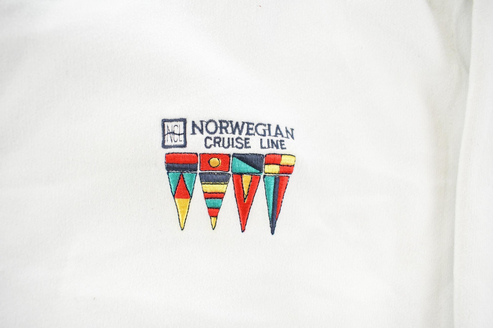 Vintage 1990s Norwegian Cruise Lines Crewneck Sweatshirt Men's XL from propervintagecanada