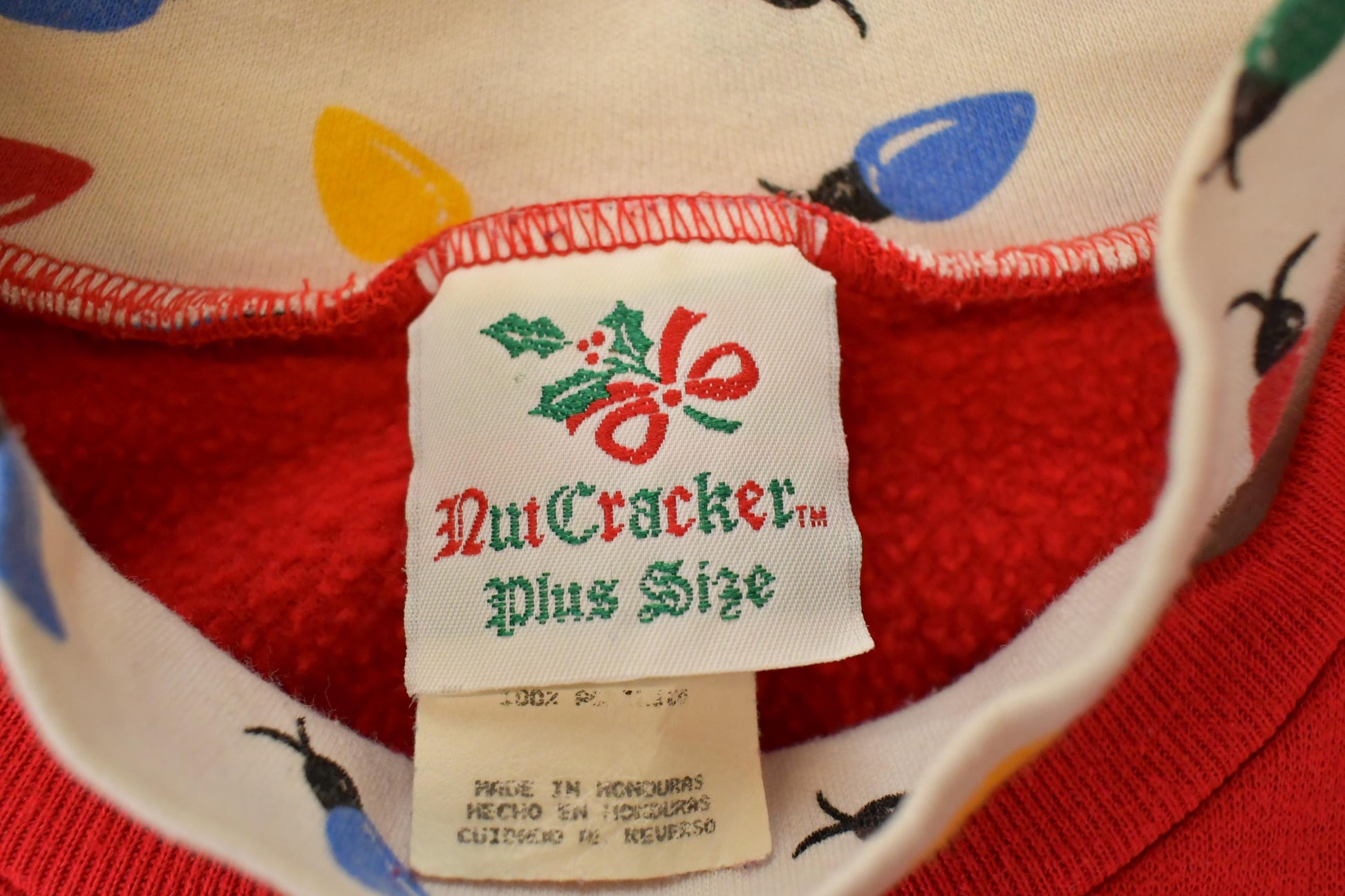 Vintage 1990s Nutcracker Plus Size Cute Christmas Kitty Double Collar Graphic Print Crewneck Sweatshirt Womens XL from propervintagecanada