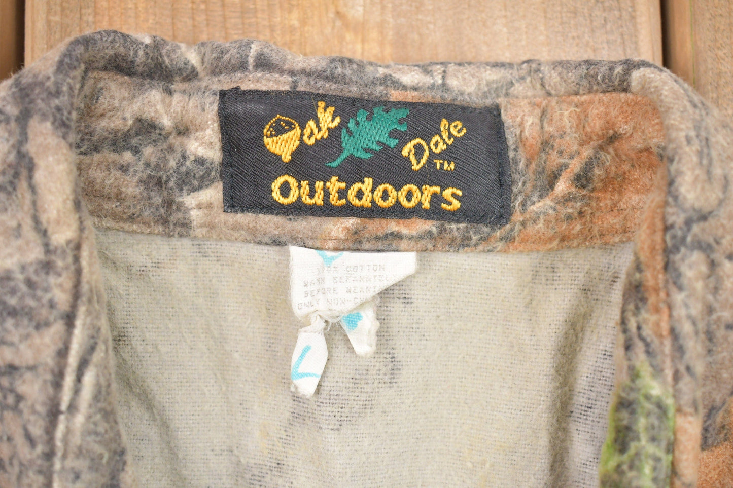 Vintage 1990s Oakdale Outdoors Real Tree Camo Button Up Shirt Men's Large from propervintagecanada