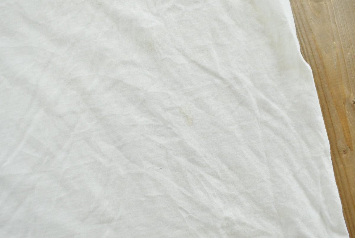 Vintage 1990s Oakton Blank White T-Shirt M Men's Medium from propervintagecanada
