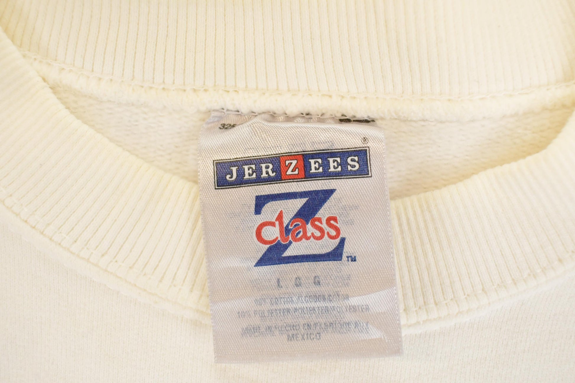 Vintage 1990s Ocean City New Jersey Graphic Print Crewneck Sweatshirt Men's L from propervintagecanada
