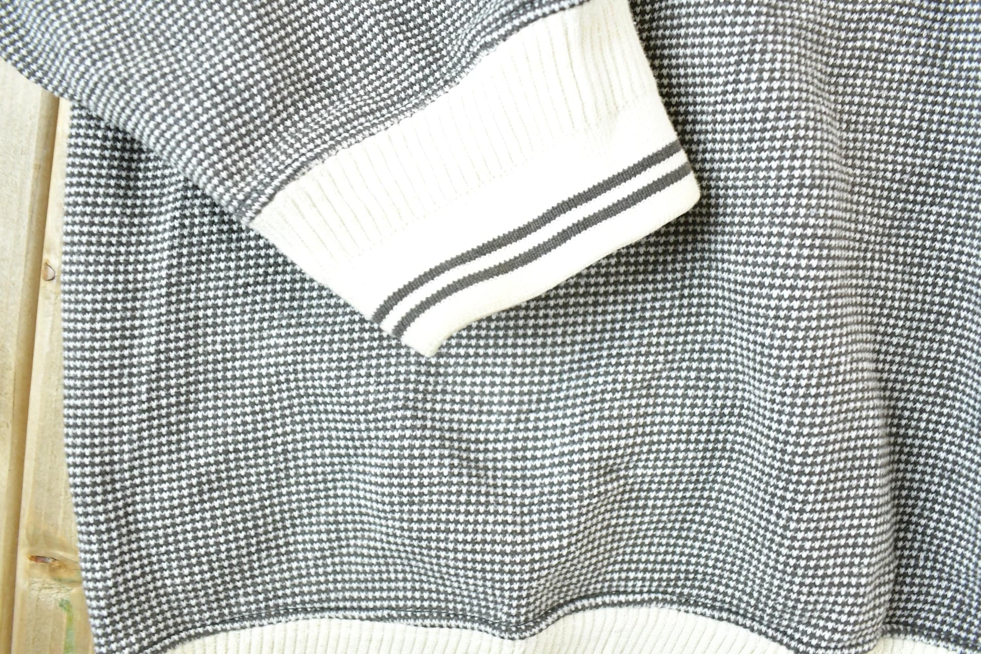 Vintage 1990s Old Dutch Souvenir Crew Neck Heavyweight Sweatshirt Men's XL from propervintagecanada