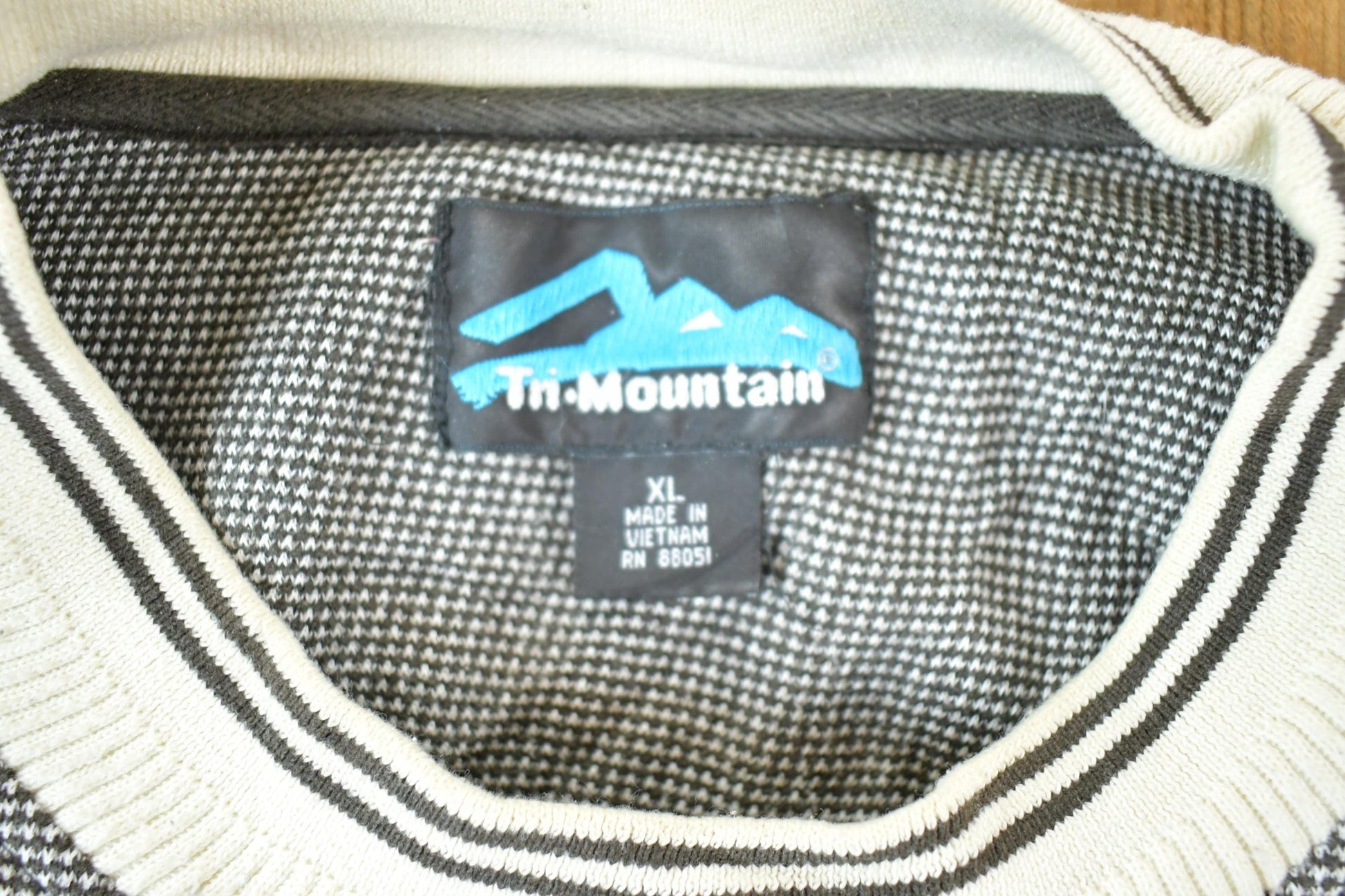 Vintage 1990s Old Dutch Souvenir Crew Neck Heavyweight Sweatshirt Men's XL from propervintagecanada