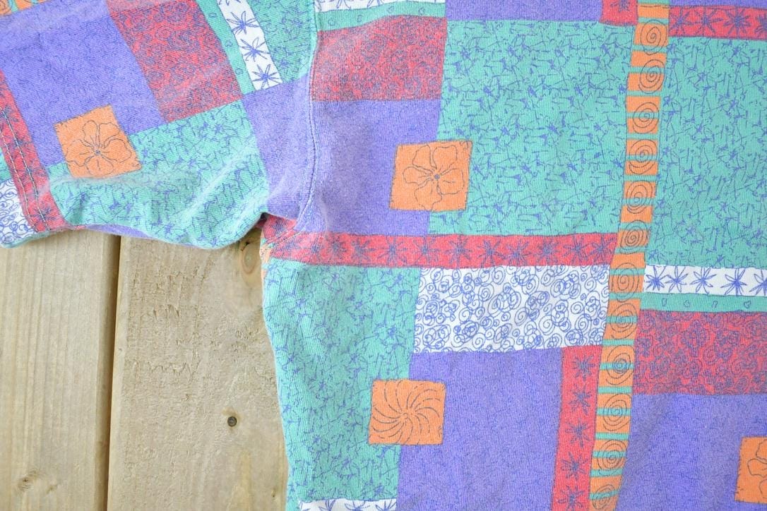 Vintage 1990s Only Stuff Abstract Print Souvenir Single Stitch Graphic Print T-Shirt Made In USA Men's Large from propervintagecanada