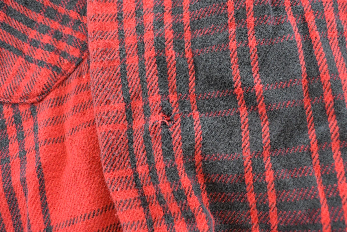 Vintage 1990s OshKosh B'Gosh Plaid Flannel Button Up Shirt Men's L / 90s Streetwear / Basic Essential Layering / Buffalo Check from propervintagecanada