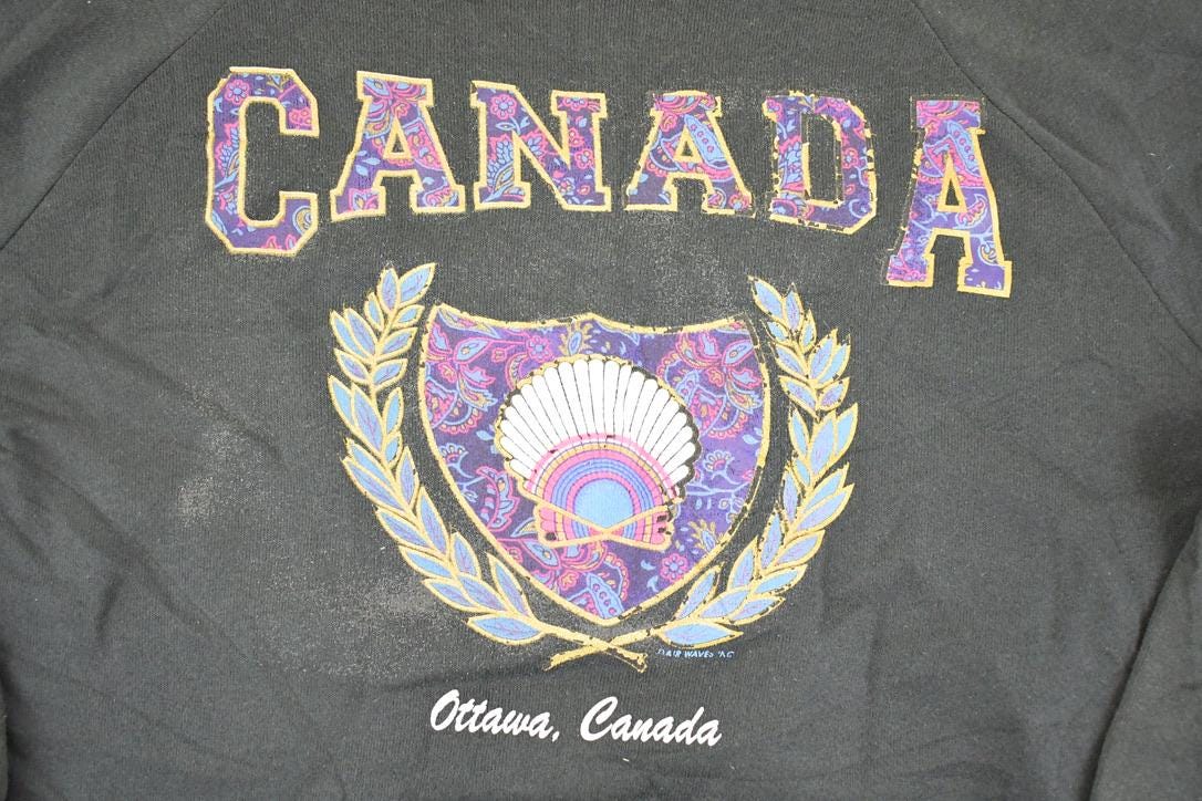Vintage 1990s Ottawa Canada Souvenir Crewneck Sweatshirt Men's L from propervintagecanada