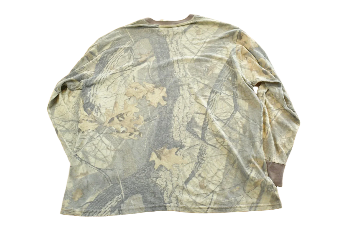 Vintage 1990s Outdoors RealTree Hardwoods Camo Long Sleeve T-Shirt Men's XL from propervintagecanada
