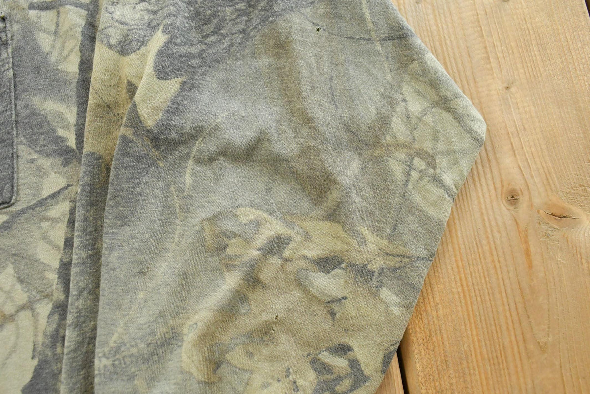 Vintage 1990s Outdoors RealTree Hardwoods Camo Long Sleeve T-Shirt Men's XL from propervintagecanada