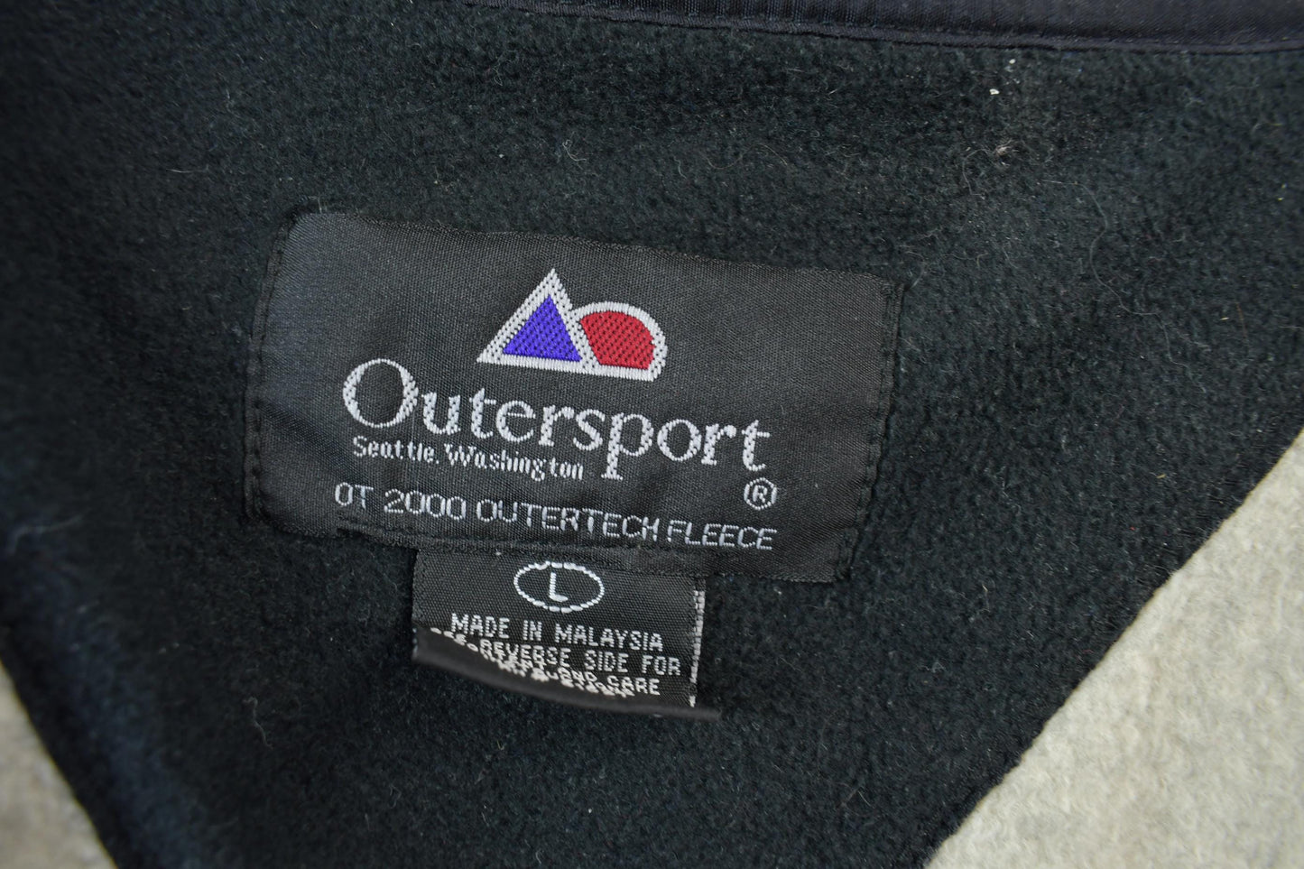Vintage 1990s Outersport Zip Up Beige Fleece Sweater Men's L from propervintagecanada