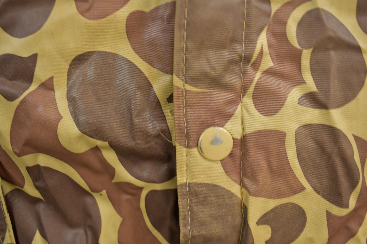 Vintage 1990s Ozark Trail Duck Camo Jacket Men's Large from propervintagecanada