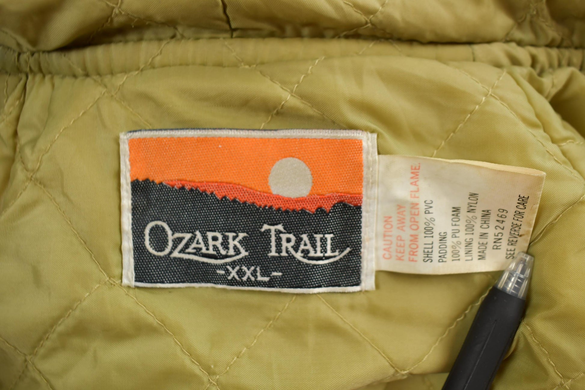 Vintage 1990s Ozark Trail Duck Camo Jacket Men's Large from propervintagecanada