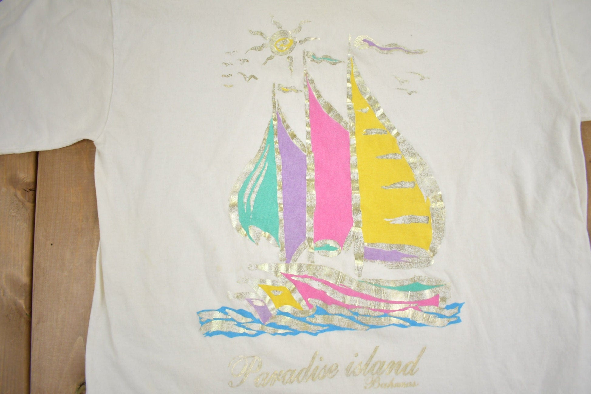 Vintage 1990s Paradise Island Bahamas Souvenir T Shirt Men's Large from propervintagecanada