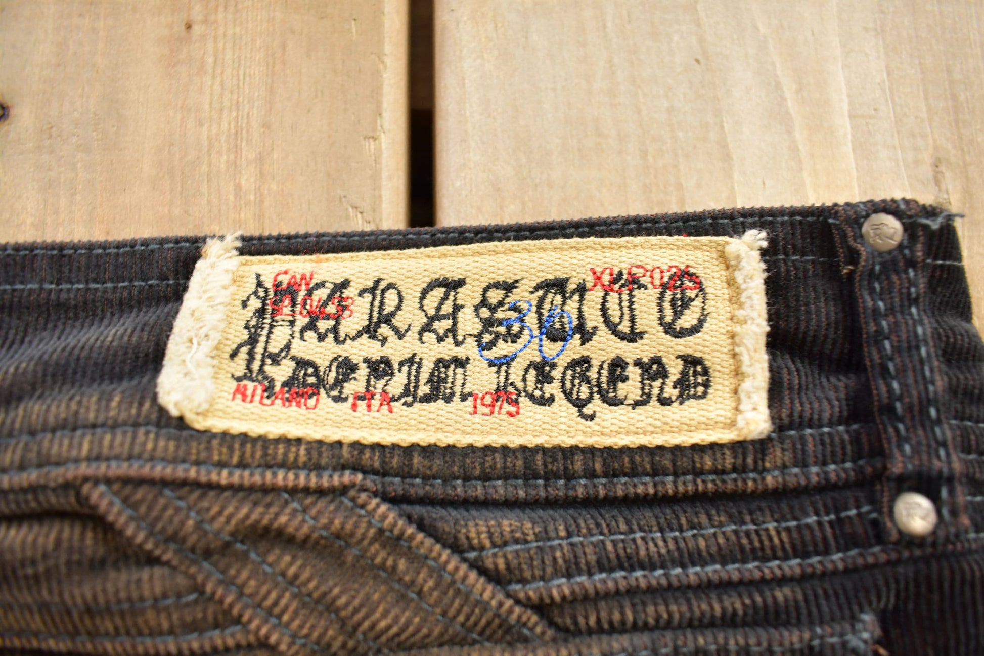Vintage 1990s 'Parasuco' Bootcut Jeans Men's 36 x 33 from propervintagecanada