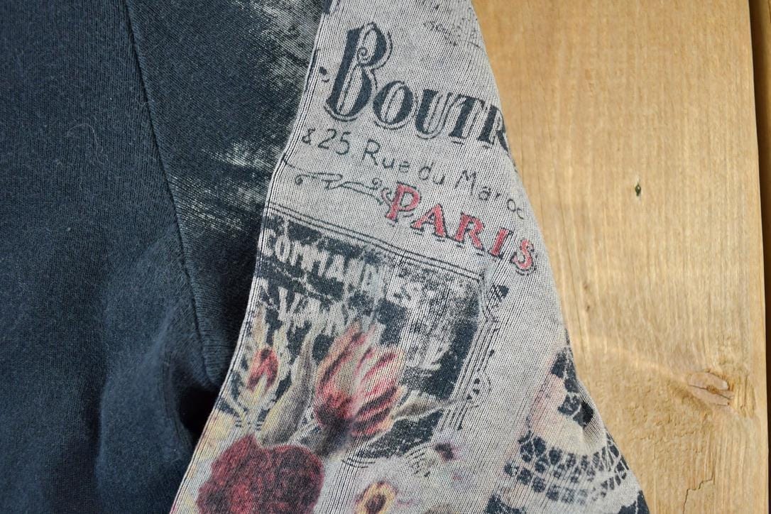 Vintage 1990s Paris AOP Souvenir Single Stitch Graphic Print T-Shirt Women's XS-S from propervintagecanada