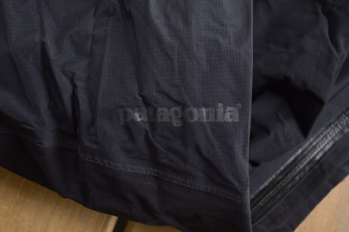 Vintage 1990s Patagonia Black Snow Pants Men's 34 x 30 from propervintagecanada
