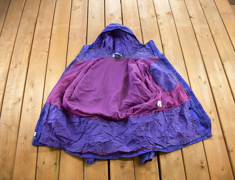 Vintage 1990s Patagonia Blue Windbreaker Rain Jacket Men's Large from propervintagecanada