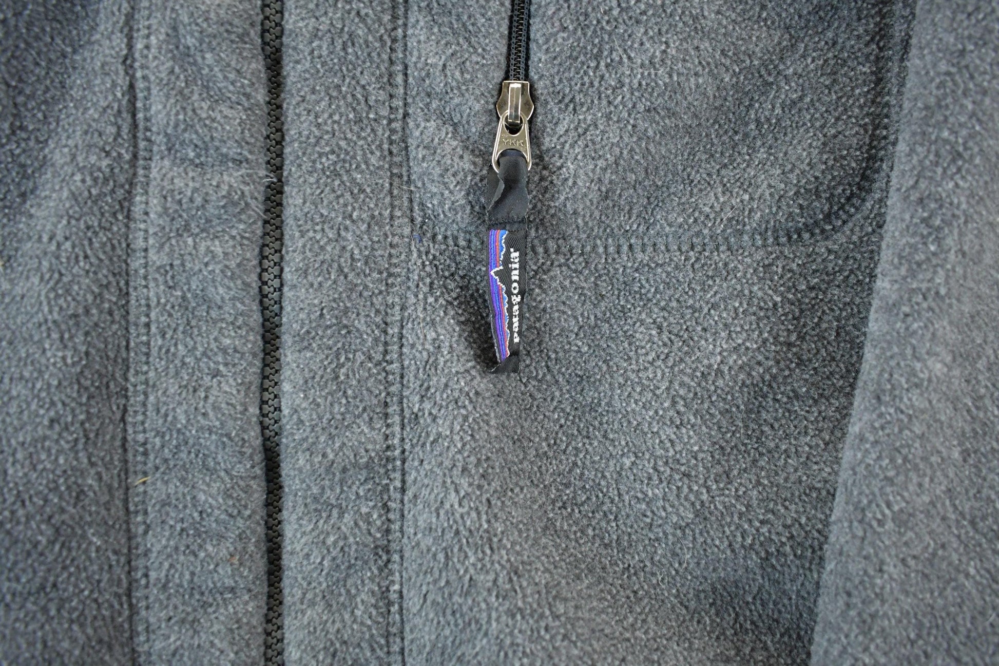 Vintage 1990s Patagonia Gray Full Zip Fleece Sweater Men's L from propervintagecanada