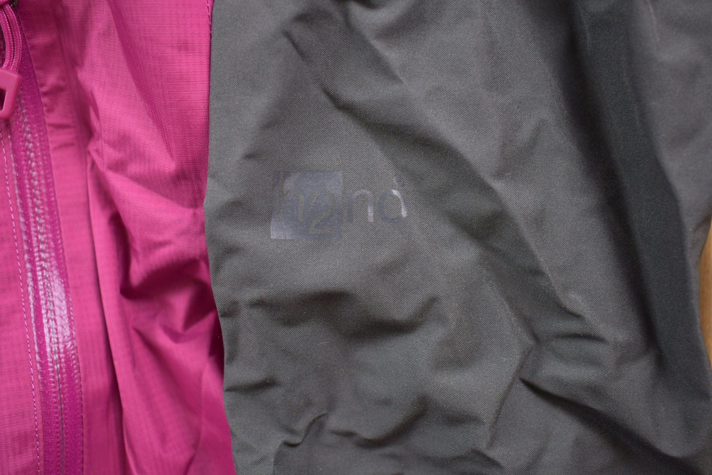 Vintage 1990s Patagonia h2no Full Zip Windbreaker Jacket Women's XL from propervintagecanada