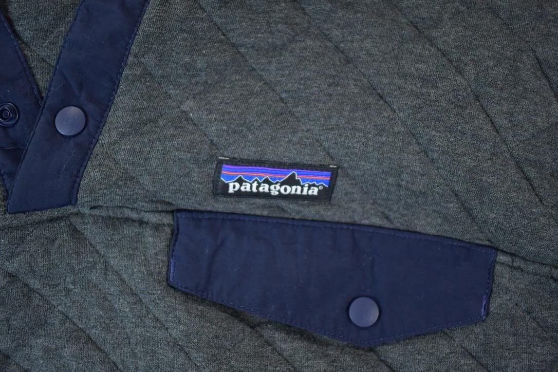 Vintage 1990s Patagonia Quilted Classic Mock Neck Quarter Button Sweatshirt Men's Large from propervintagecanada