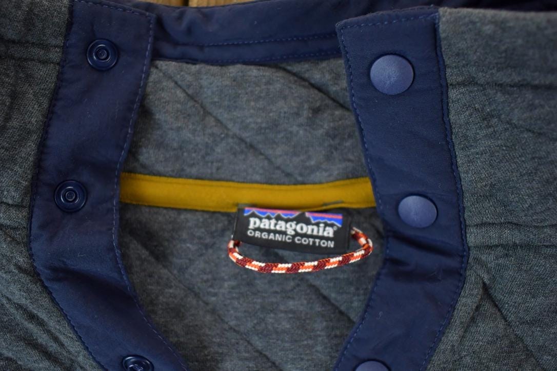 Vintage 1990s Patagonia Quilted Classic Mock Neck Quarter Button Sweatshirt Men's Large from propervintagecanada
