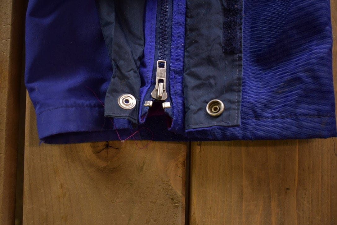 Vintage 1990s Patagonia Snow Pants Men's 36 from propervintagecanada