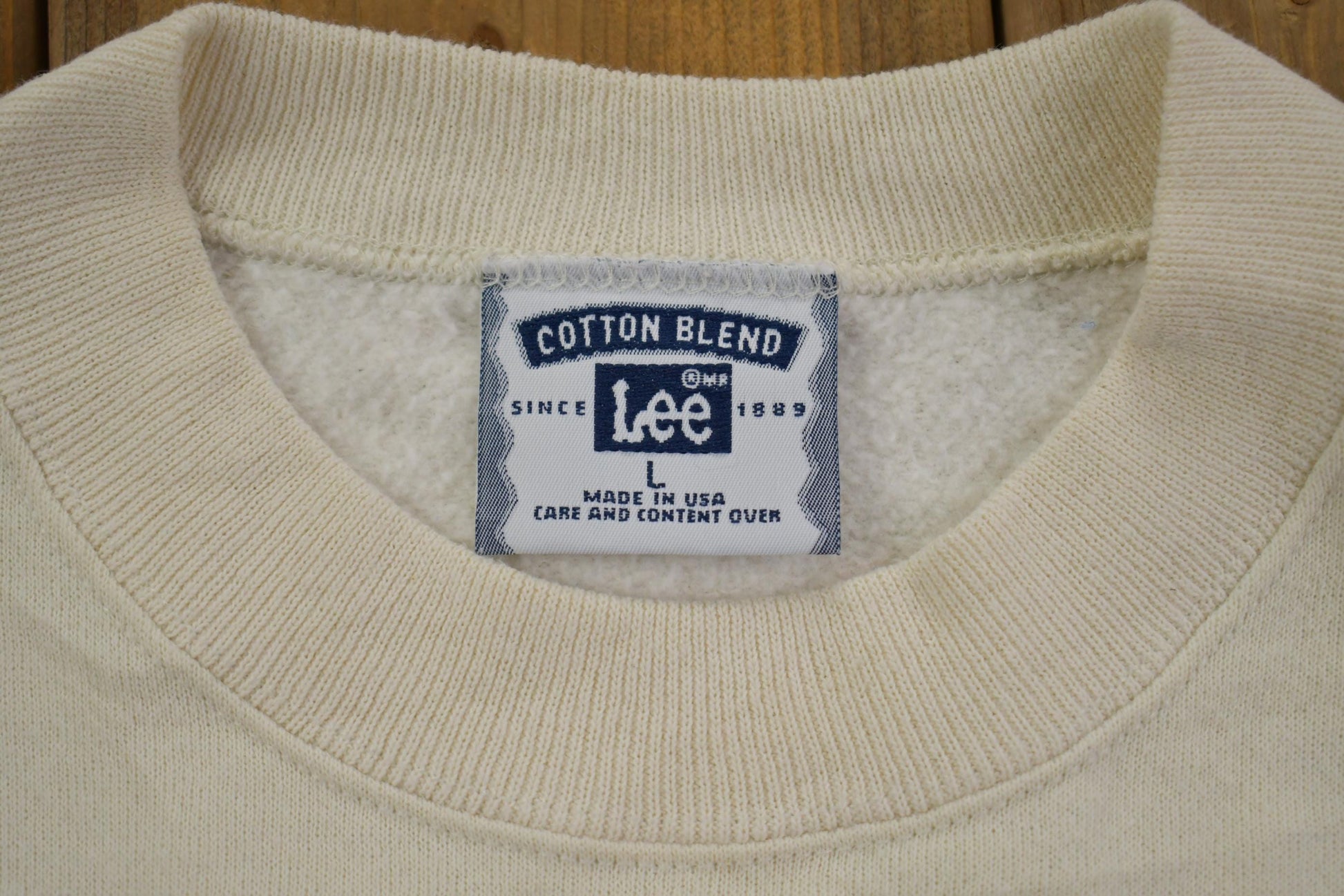 Vintage 1990s "Peace" Embroidered Holiday Style Crewneck Sweater Men's L from propervintagecanada