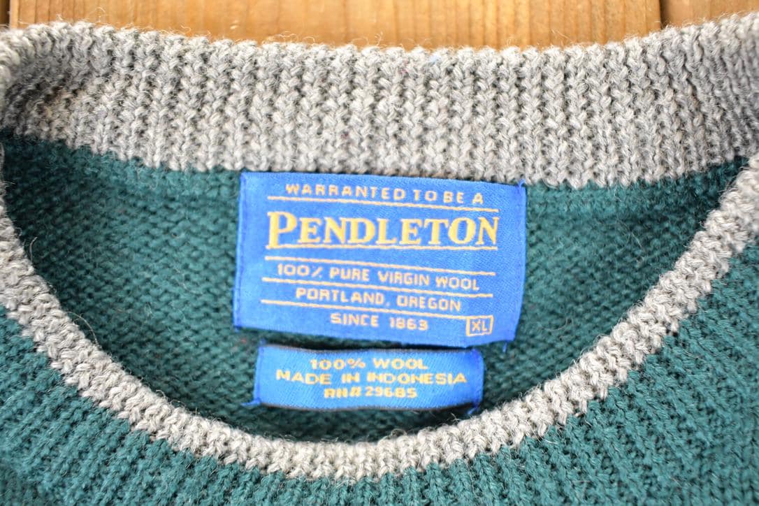 Vintage 1990s Pendleton Snowflake Wool Cable Knit Crewneck Sweater Men's L from propervintagecanada