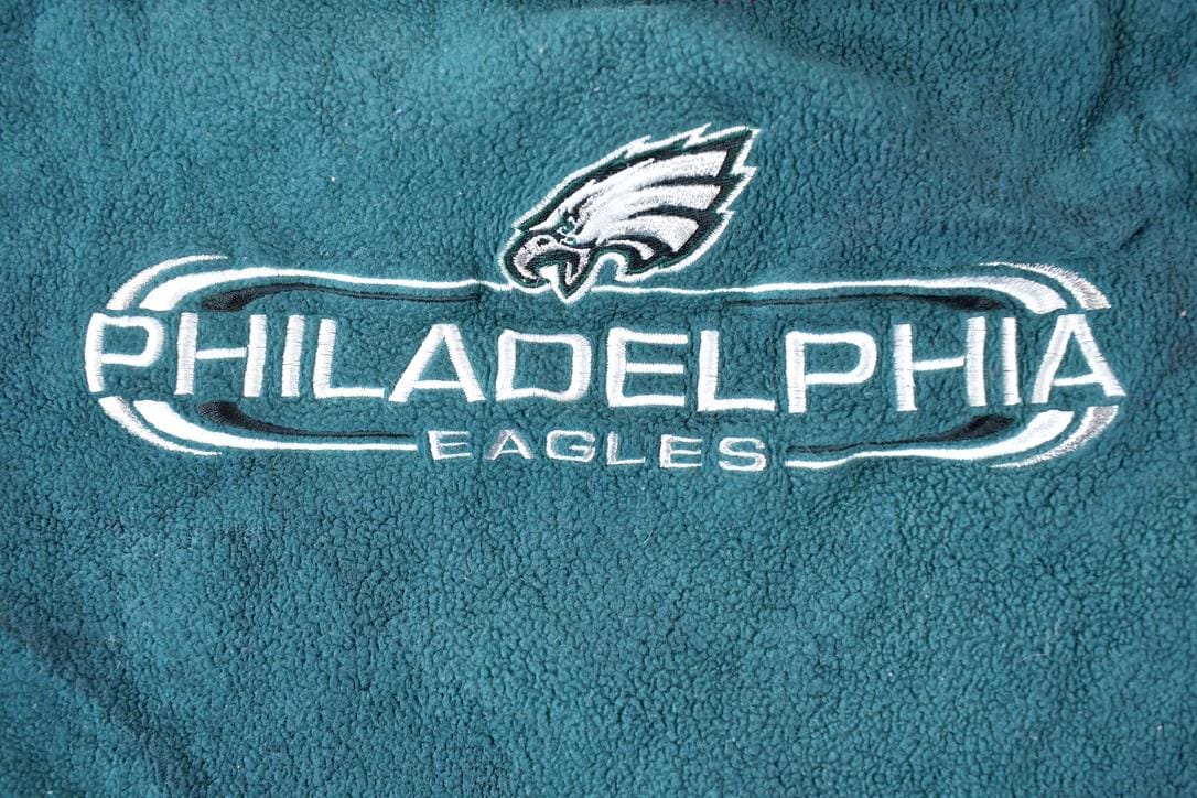 Vintage 1990s Philadelphia Eagles NFL Fleece Sweater Men's Large from propervintagecanada