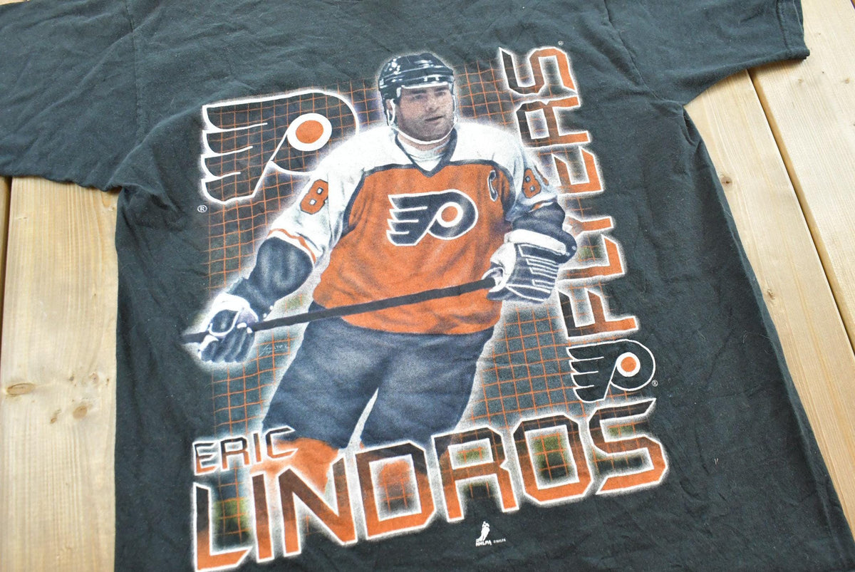 Vintage 1990s Philadelphia Flyers Eric Lindros NHL Pro Player T-shirt Mens L from propervintagecanada