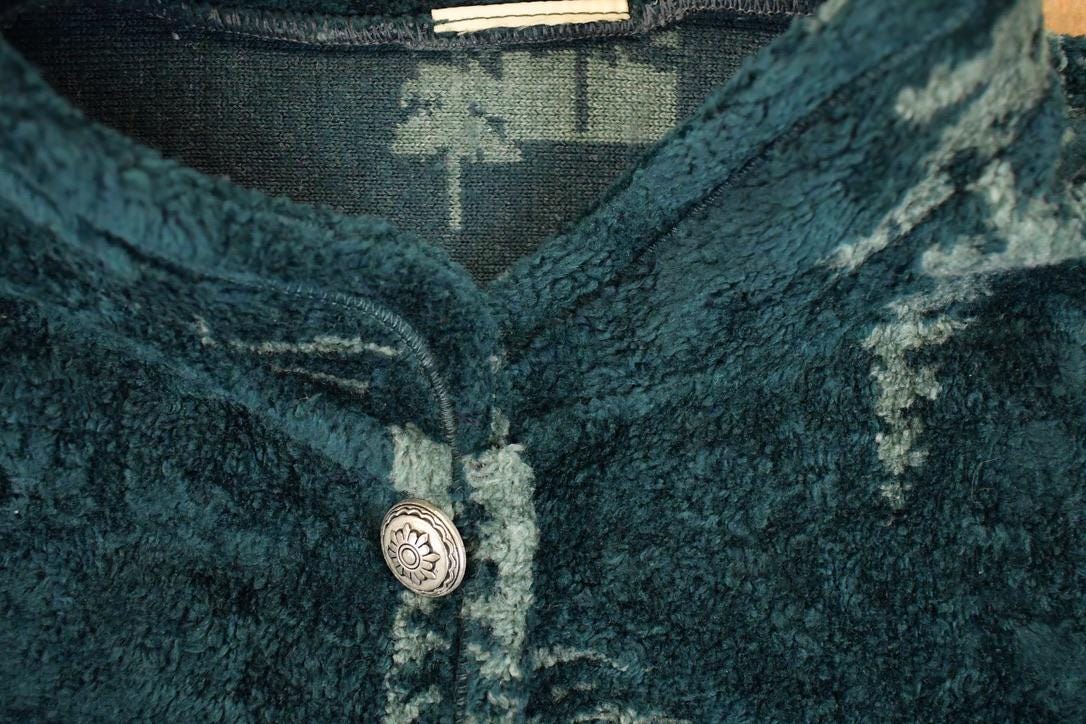 Vintage 1990s Pine Tree AOP Fleece Outdoorsman Sweater Women's XL from propervintagecanada