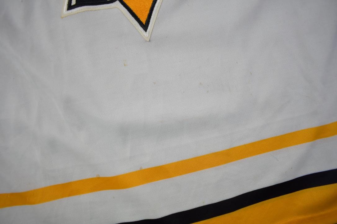 Vintage 1990s Pittsburgh Penguins NHL CCM Hockey Jersey Men's XL from propervintagecanada