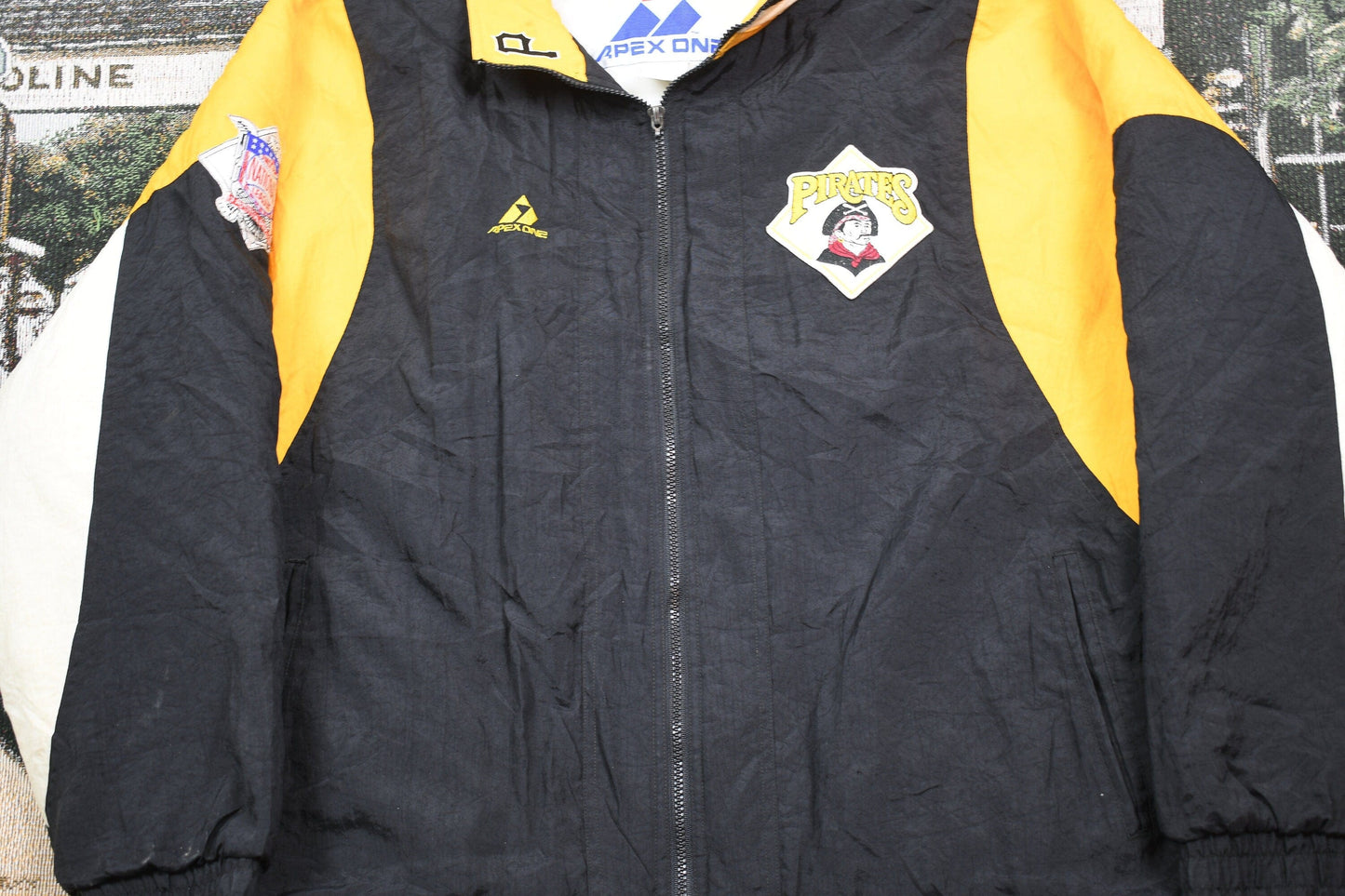 Vintage 1990s Pittsburgh Pirates MLB Apex One Puffer Jacket Men's XL from propervintagecanada