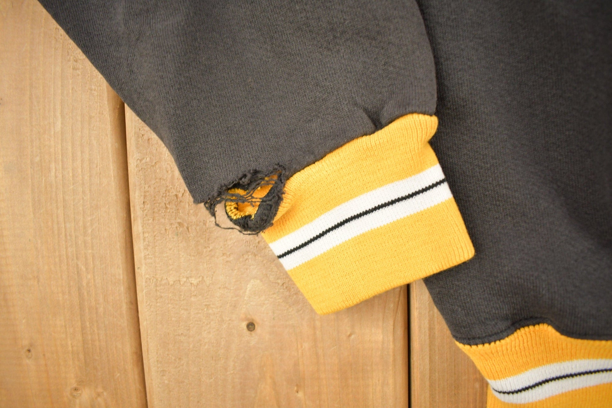 Vintage 1990s Pittsburgh Steelers NFL Crewneck Sweatshirt Men's Large from propervintagecanada