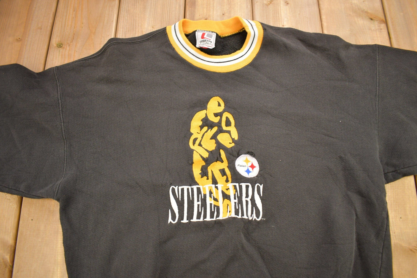 Vintage 1990s Pittsburgh Steelers NFL Crewneck Sweatshirt Men's Large from propervintagecanada