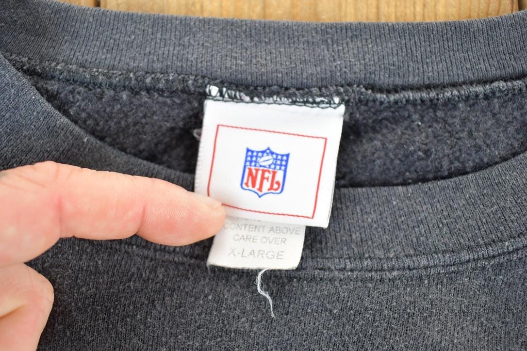 Vintage 1990s Pittsburgh Steelers NFL Crewneck Sweatshirt Men's XL from propervintagecanada